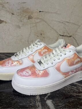 Nike Men's Sneakers White with Pink/Peach Pattern